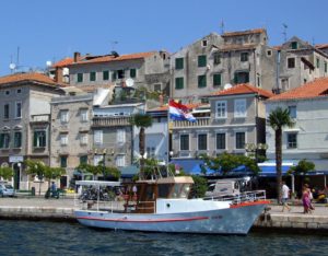 1280px-Šibenik_-_harbour