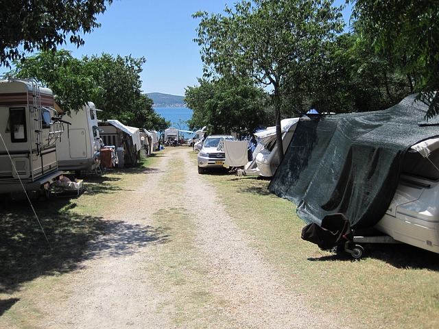 camping-275892_640